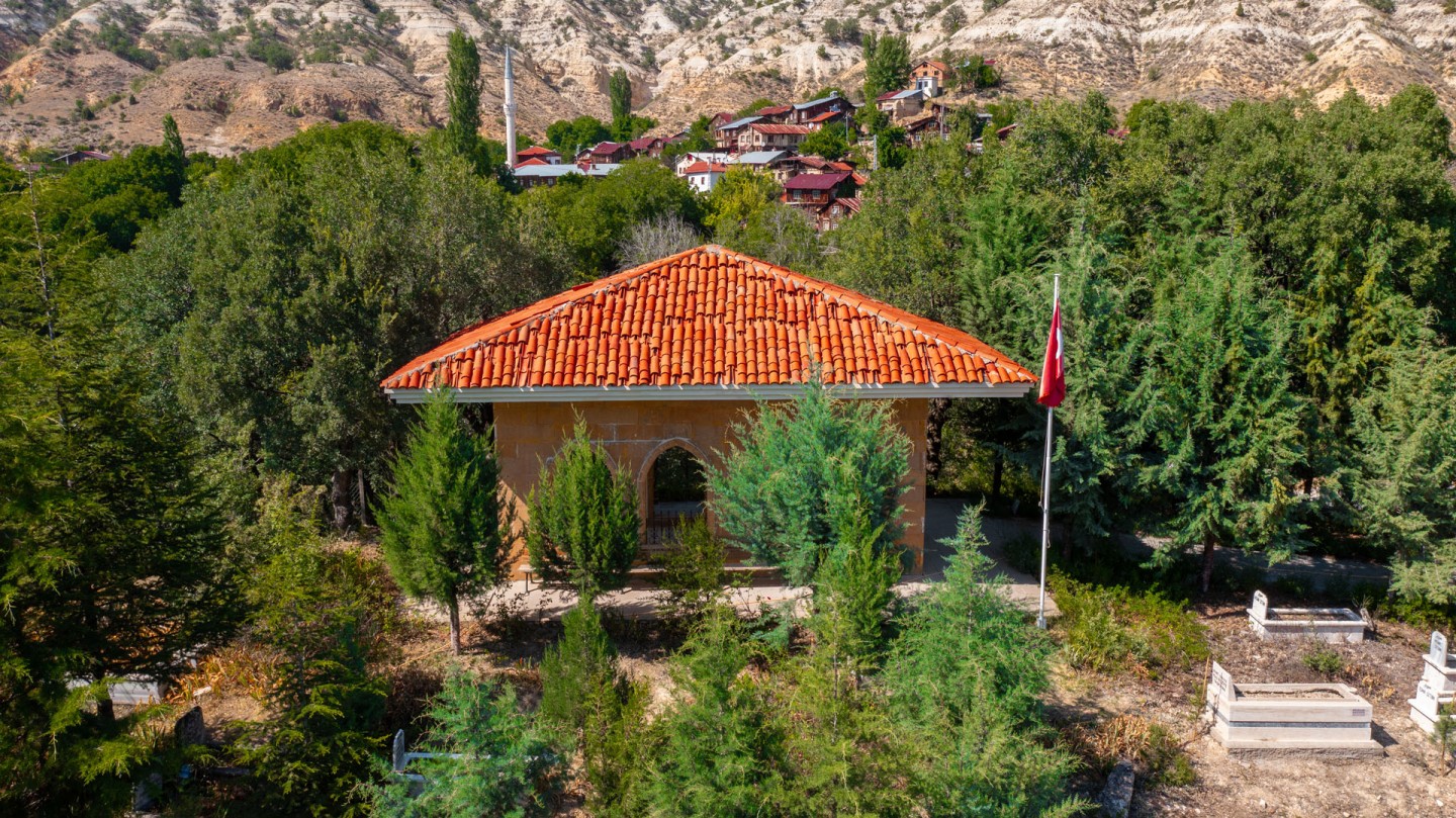 Gündüz Alp Türbesi